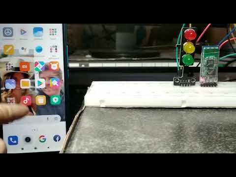Com connectar el Bluetooth del mòbil a l'Arduino de Salvador -tutor Joan Roig-