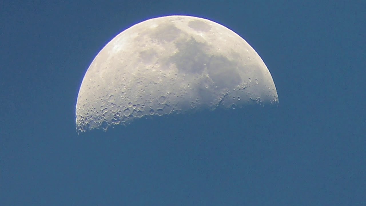 39 - Lluna en quart creixent de foradorbita