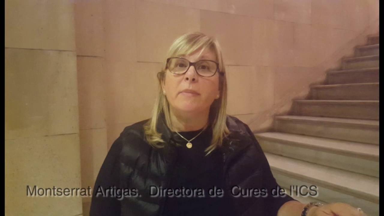 La directora de Cures de l'ICS, Montserrat Artigas, felicita les infermeres en el seu dia de icscat