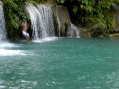 Ori jump in philippines de Oriol Bartumeu